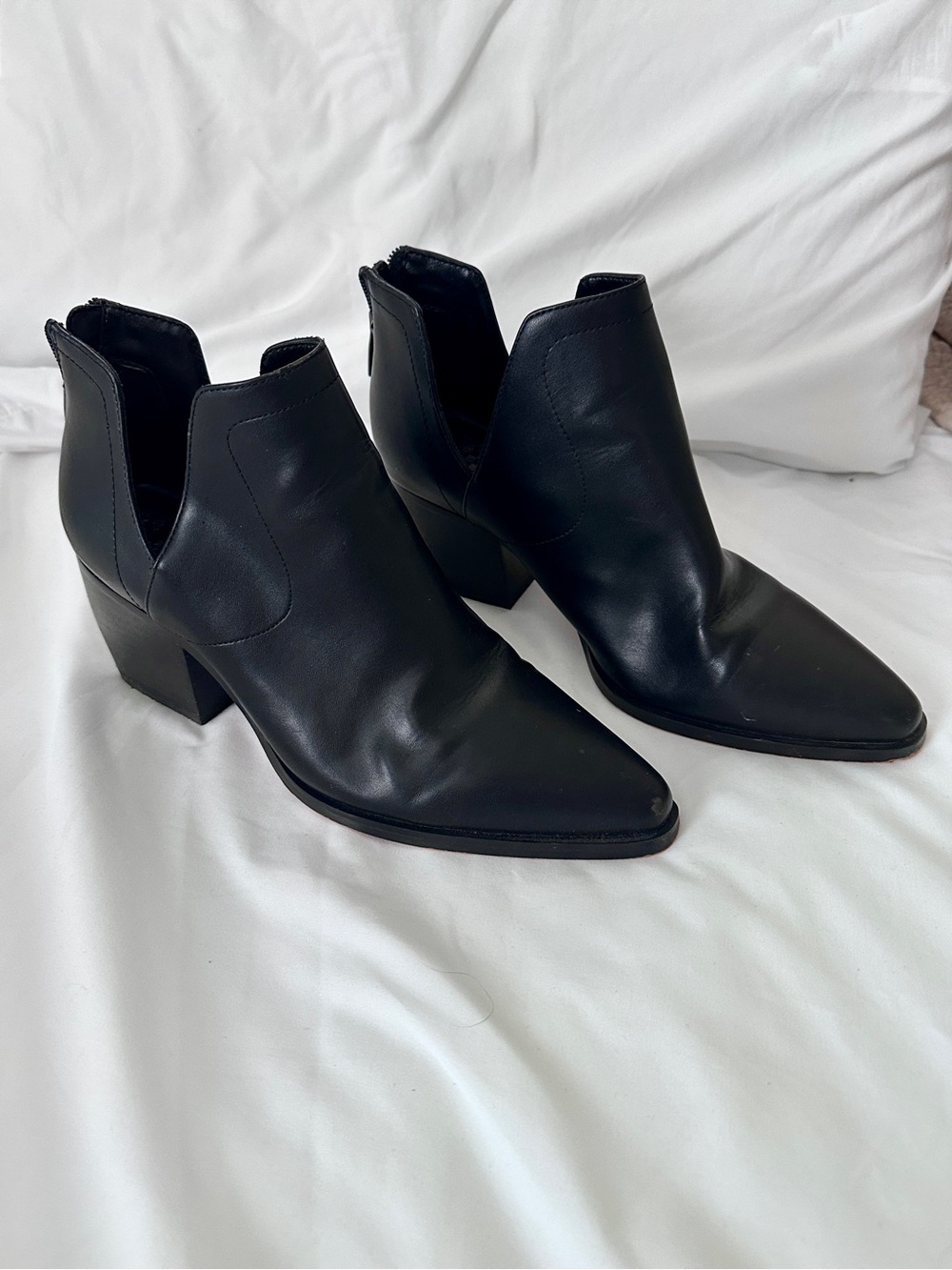 Vince Camuto Women’s Black Faux Leather Cutout Ankle Boots - size 8